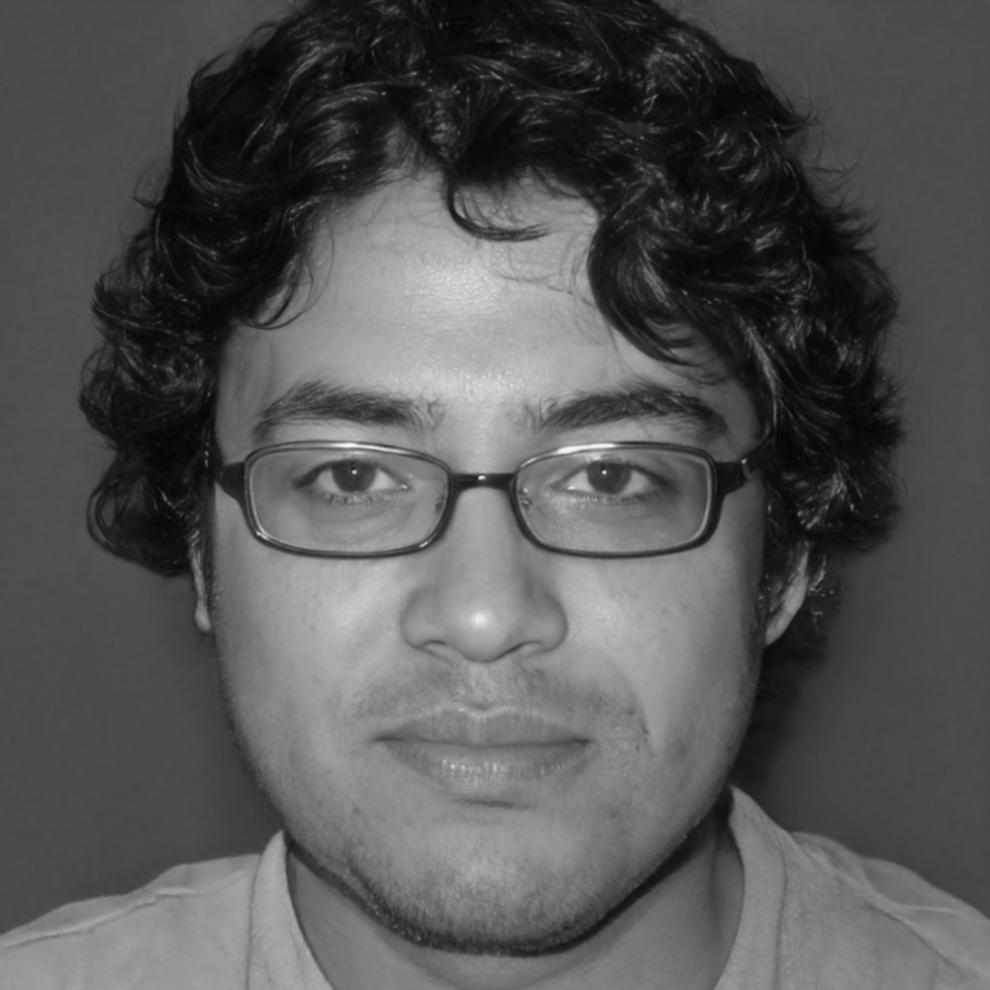 Portrait de Dimitri Vanbrugh, expert en analyse financière